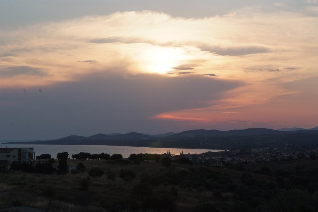Sofia Luxury Maisonettes Nikiti  Bagian luar foto